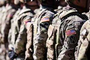 Армия США объявила о прекращении приёма на службу трансгендеров*