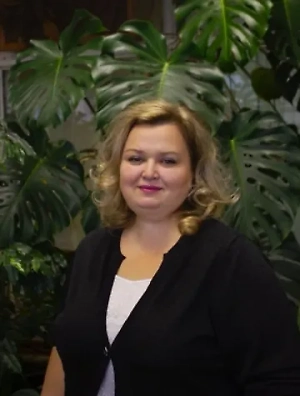 Однако у людей с диабетом или предрасположенностью к сердечно-сосудистым заболеваниям чрезмерное потребление (более 7 яиц в неделю) может повышать риск проблем с сердцем. Помните, что сырые яйца могут содержать сальмонеллу, поэтому их стоит употреблять только из проверенных источников или подвергать термической обработке.  