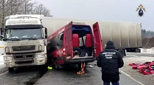 Полтора десятка человек пострадали в жёстком ДТП с автобусом и грузовиком под Петербургом, 1 погиб