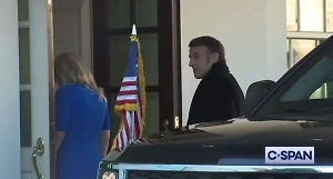 Макрон прибыл в Белый дом на переговоры, но Трамп его не встретил