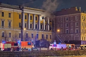 В Санкт-Петербурге вспыхнул пожар в здании Обуховской больницы