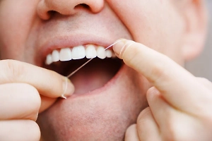 Щётка, жвачка, нить и ёршики: Стоматолог рассказал, как добиться идеальной чистоты во рту