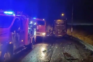 Два человека погибли при столкновении автобуса со снегоуборщиком в Ленобласти