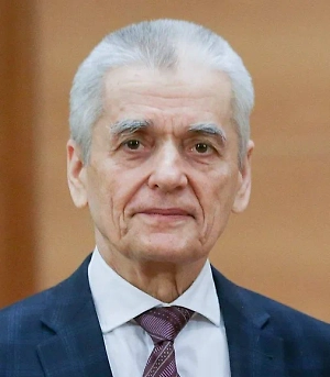 Там много коронавирусов, описаны все эти природные очаги вирусов. И Ухань, и вся территория Китая представляют вирусную опасность. Поэтому новизны большой нет. Вот если какой-то из тех вирусов, которые мы знаем, перешёл на человека — другое дело. Но летучая мышь — это ещё не самое страшное. Летучие мыши как-то особенно к человеку не тяготеют. Также резервуаром являются мелкие млекопитающие — козы, бараны, коровы, и чем ближе к человеку животное, вероятность распространения вируса больше.