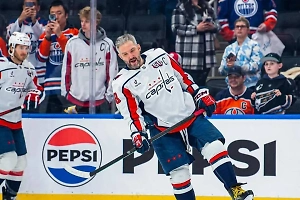 Его не остановить: Александр Овечкин сделал 32-й хет-трик и повторил великий рекорд Ягра