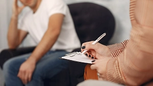 «‎Достигаторы» на терапии: Почему молодёжь сегодня не может обойтись без психологов