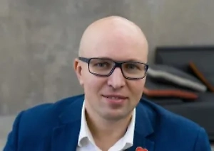 Есть у вас клаустрофобия или нет, снизить волнение перед процедурой можно, изучив, как именно она проходит. Зайдите на сайт лечебного учреждения и посмотрите инструкцию по подготовке к этому исследованию. Обратите внимание, что в кабинет МРТ нельзя приносить мобильные телефоны, а также любые металлические предметы. Понимание того, как работает аппарат МРТ, снизит тревожность.