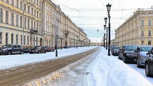 За парковку на маркировке во дворах Санкт-Петербурга введут штрафы