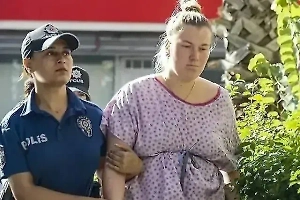 Рождённую в туалете аэропорта Антальи девочку всё ещё не могут забрать в Россию