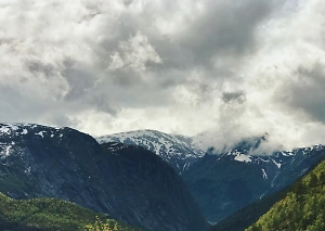 Пропавший неделю назад россиянин найден мёртвым на дне каньона в Абхазии