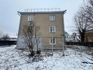 В Муроме мужчина поймал детей, выпавших из окна квартиры третьего этажа