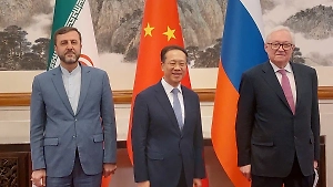 Китай, РФ и Иран выступили за отмену всех незаконных санкций