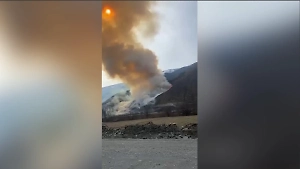 В Дагестане горит лес рядом с селом, местные жители помогают тушить возгорание