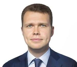 Формирование грядок — важный этап подготовки огорода, который напрямую влияет на урожайность. Правильно организованные грядки обеспечивают растениям необходимый доступ к питательным веществам, воде и воздуху, а также облегчают уход за ними