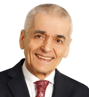 В ограниченных количествах энергетики могут быть допустимы для людей, работающих в экстремальных условиях, например для спецподразделений, тушащих пожары или ликвидирующих последствия стихийных бедствий. В таких ситуациях требуется мобилизация всех жизненных сил. Но даже в этих случаях можно обойтись более лояльными средствами, такими как природные стимуляторы. Энергетики представляют собой опасный коктейль, влияющий на психику и метаболизм. Их массовое производство только усугубляет проблему.