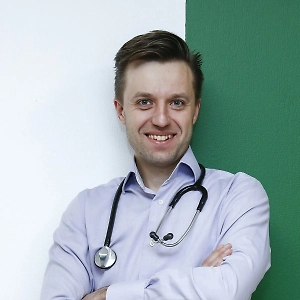 Первый вред, который кислые конфеты и мармелад могут оказать, — это вред на язык и саму полость рта. Если мы во рту будем долго держать кислоту, это приведёт к стоматиту, гингивиту, пародонтозу и другим неприятностям