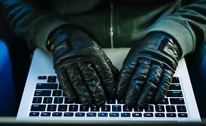 ФСБ разоблачила двух британских шпионов в посольстве в Москве