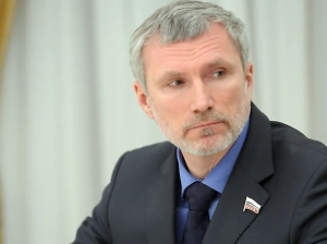 Своим массированным налётом беспилотников на российскую столицу ВСУ стараются продемонстрировать всему миру, а главное — Соединённым Штатам Америки, что кое-что ещё могут в авиации. А значит, и украинские предложения по заключению перемирия только в воздухе и на море, которые они пытаются представить американцам, как будто имеют смысл.