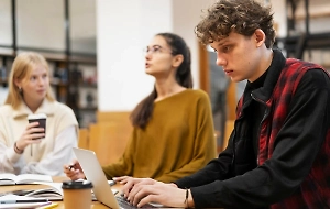 Вузы Москвы и Петербурга могут сократить приём абитуриентов из регионов