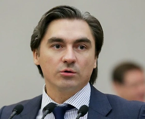 У Украины может быть своё собственное мнение, но это мнение мало кого интересует. В первую очередь оно мало интересует Россию — признаёт Украина или нет. Я думаю, что если какое-то соглашение будет подписано, а об этом сказал наш президент, то в любом случае те территории, которые являются частью России, будут признаны мировым сообществом. И это главное.