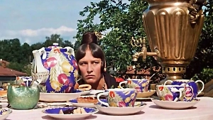 Тест: Самовар в фильмах СССР — слабо отгадать все 6 картин по кадру с этим предметом?
