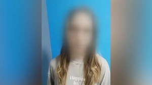 Школьницу, пропавшую в Москве вместе с ювелиркой после звонка мошенников, нашли живой