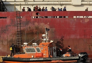 Судно с российскими моряками загорелось в Южной Корее, есть пострадавшие