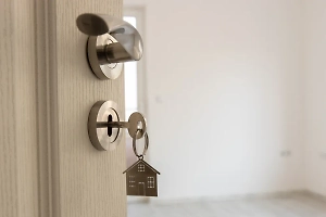 Юрист рассказал, чем собственникам грозит перенос перепланировки квартир на «Госуслуги»