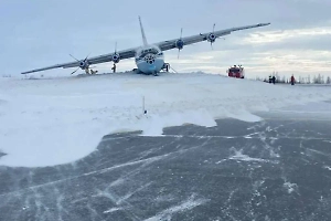 Момент посадки самолёта в сугроб в Новом Уренгое попал на видео