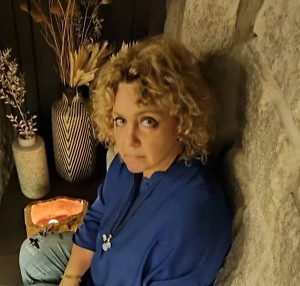 Всё весьма хорошо, но есть одно «но». Не нужно «упахиваться». Вы устали и тащите груз, который легко можно бросить или разделить. Эта усталость, скорее всего физическая, портит вам картину марта.