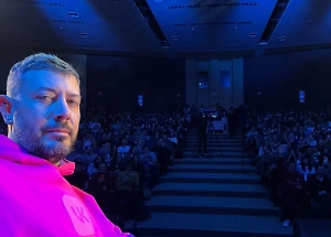 Артемий Лебедев рассказал, как знакомый просил его помочь сбежать с Украины