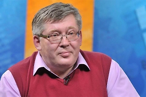 Недостатки нового для ВСУ беспилотника FP-1 в том, что они сбиваются нашими средствами противовоздушной обороны. Они использовали, в частности, то, что сейчас создали. А создали это всё с использованием иностранных компонентов, в том числе двигателя. Здесь причастна прежде всего Германия. А потом уже присваиваются названия и колоритные украинские обозначения, вроде «лютые» и тому подобное, включая этот беспилотник.