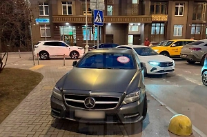 В России могут увеличить в три раза штрафы за парковку на тротуарах