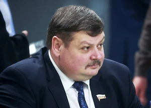 Хозяином авто, из-за которого оцепили парковку у Заксобрания Севастополя, оказался член Совфеда