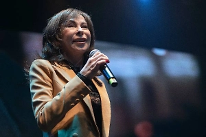 Спасённая после страшного пожара Марина Хлебникова снова обратилась к врачам