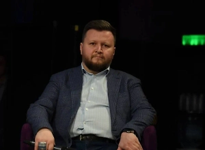 То, что левым глобалистам и нужно. <...> Тут основной вопрос: позиция США. Точнее, хватит ли Трампу сил, времени и желания зачистить левоглобалистов из структур ООН. Пока ощущение, что Трамп очень хочет, но не успевает, либо не может. Так что потенциальное назначение Бербок он может заблокировать, а может упустить.