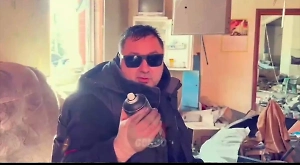 Хинштейн пообещал наказать Апачева за матерные граффити в Судже и подсказал ему место для героизма