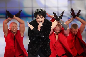 «Именно по доносам»: Ещё один российский город отменил концерт Лолиты