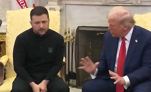 Желают смерти: На журналиста, высмеявшего Зеленского за костюм, посыпались угрозы