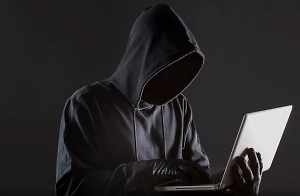 Мошенники начали красть деньги через поддельный бот «Почты России»