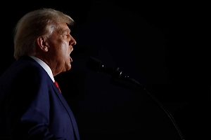 Трамп намерен шантажировать Украину с помощью поставок вооружений