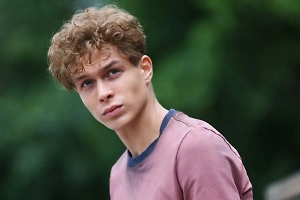 «Не верю!» Актёр Глеб Калюжный отыграл сотрясение в больнице, чтобы откосить от армии