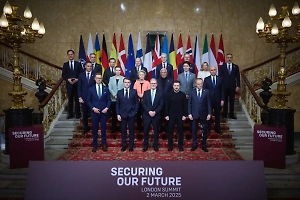 Европа и США начали делить Украину, заявили в Совфеде