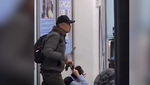 Угрожал ножом: В аэропорту Алматы обезвредили неадеквата, захватившего сотрудницу в заложницы