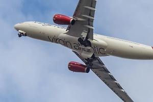 Самолёт, летевший в Нью-Йорк, развернули  спустя восемь часов после начала полёта