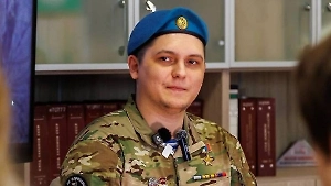 Подбившего 15 танков ВСУ Героя России увезли на машине — номер пробить не смогли