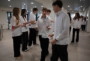 Глава Минпросвещения оценил идею изменить срок обучения в школе