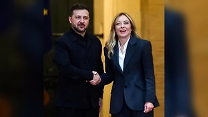 Зеленский из Берлина прилетел в Италию клянчить деньги