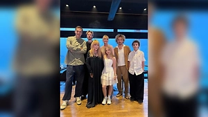 «Семья в сборе»: Пугачёва показала фото с 77-летия — на Кипр прилетел даже внук Никита Пресняков