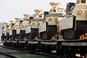 Арсеналы опустели: США остановили поставки вооружения европейским партнёрам

